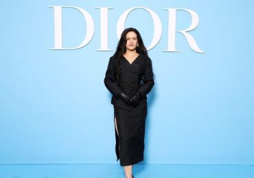 Rosalía agradece a Dior con su característico estilo