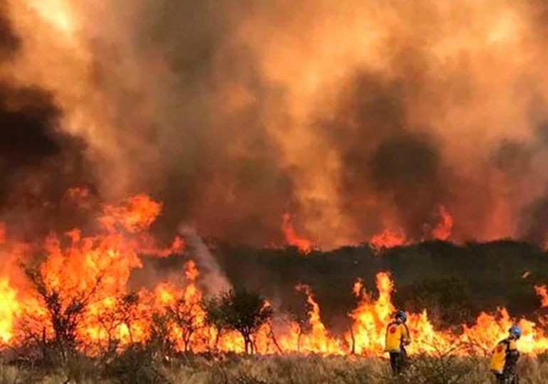 Cuatro heridos y 12 casas afectadas por incendios en la provincia argentina de Córdoba