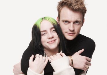 Billie Eilish y Finneas instan a votar en el Día Nacional del Registro de Votantes