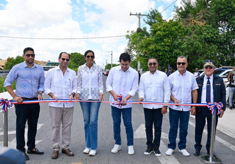 Ministro Collado inaugura reconstrucción calle Pastor Domingo de la Cruz, en Verón, Punta Cana