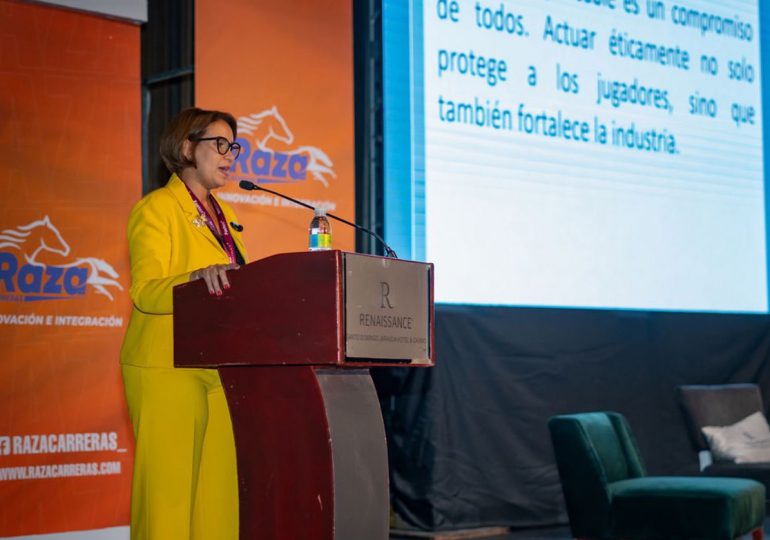 Yamile Gutiérrez se destaca en la feria Gaming & Technology Expo GAT en Santo Domingo