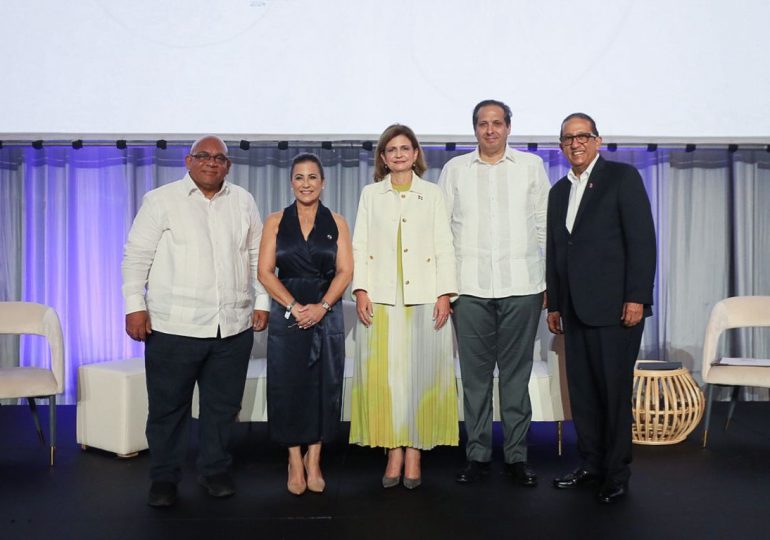 Raquel Peña encabeza inicio del XIII Congreso Dominicano de Nefrología