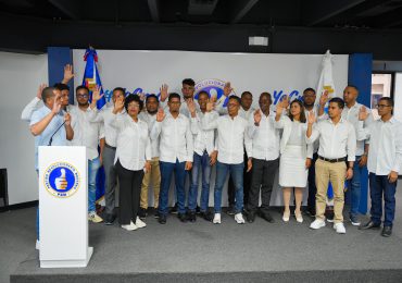 FESD 16 escoge candidatos a elecciones de la Federación de Estudiantes en reunión con Juventud del PRM