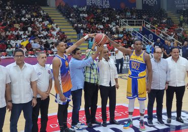 Inicia torneo de baloncesto superior del Distrito Nacional 2024 dedica a Fernando Teruel