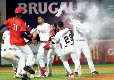 Escogido deja en el terreno a las Estrellas con hit de Erik González