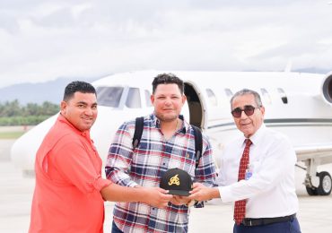 Yadier Molina ya se encuentra en Santiago para asumir como nuevo dirigente de Águilas