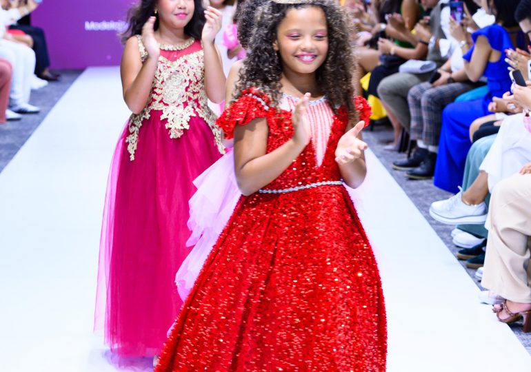 Gemas de Génesis Fermín emocionan con “El Poder del Amor” en RD Fashion Week 2024