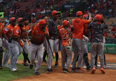 Toros remolcan y propinan tercera derrota seguida a Leones