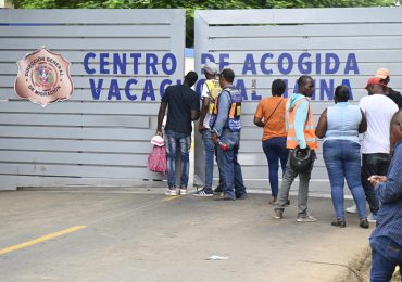 En 7 horas, Migración detuvo a más de mil haitianos ilegales