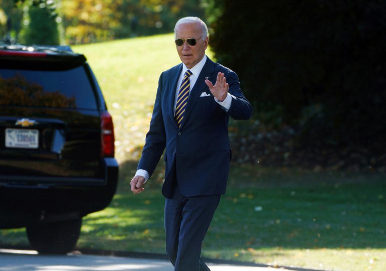 Biden acude a votar anticipadamente en Delaware