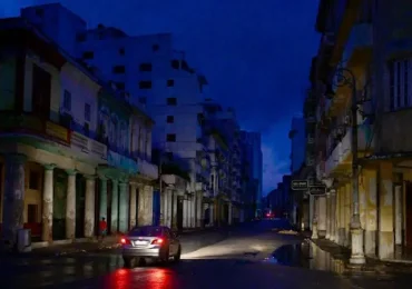 Situación eléctrica en Cuba sigue "tensa", afirma ministro