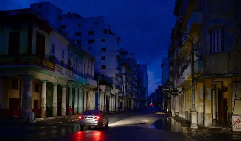 Situación eléctrica en Cuba sigue "tensa", afirma ministro