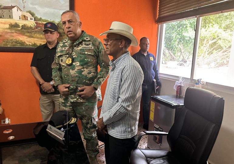 Director de Migración Lee Ballester visita municipio Villa Isabela