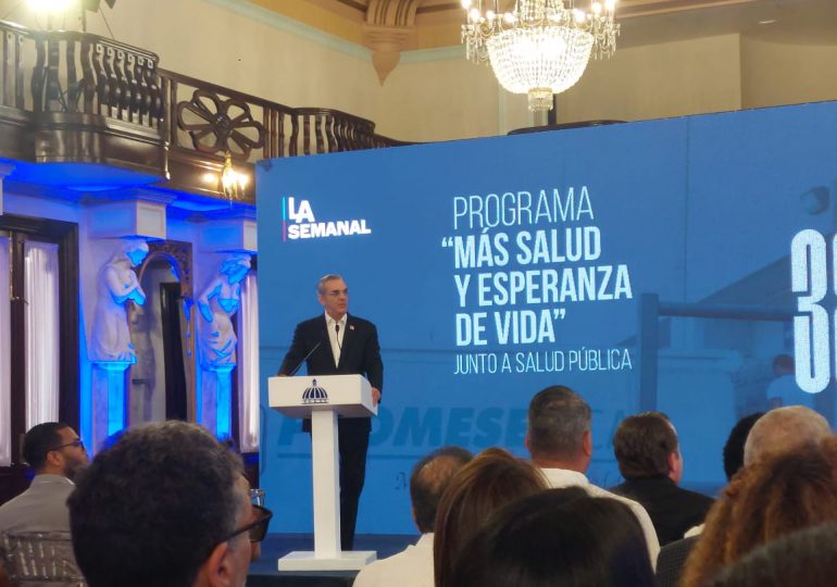 Presidente Abinader anuncia eliminación disposición que reduce la vigencia de la licencia de conducir a mayores de 65 años