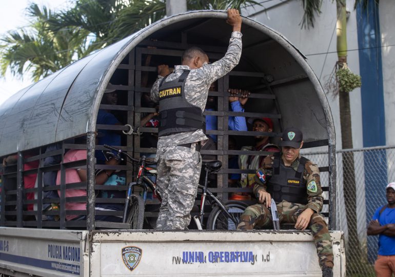 Haití, en alerta tras anuncio de RD de deportar a 10 mil indocumentados por semana