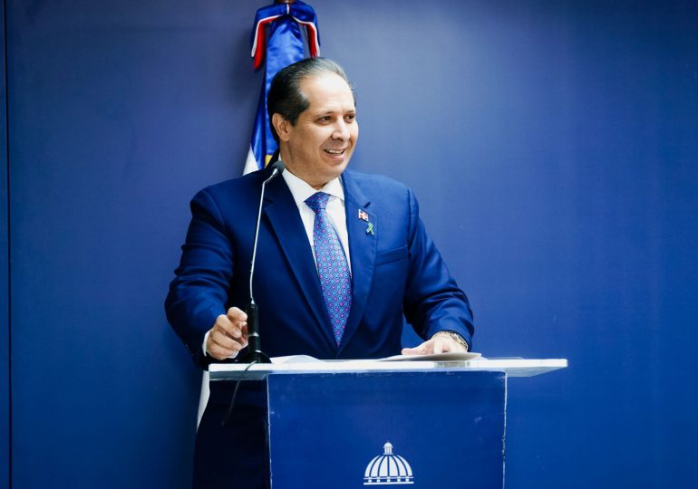 Ministro de Salud garantiza el fortalecimiento de los servicios de salud mental