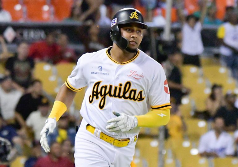 Águilas dejan a Estrellas en el terreno del Estadio Cibao