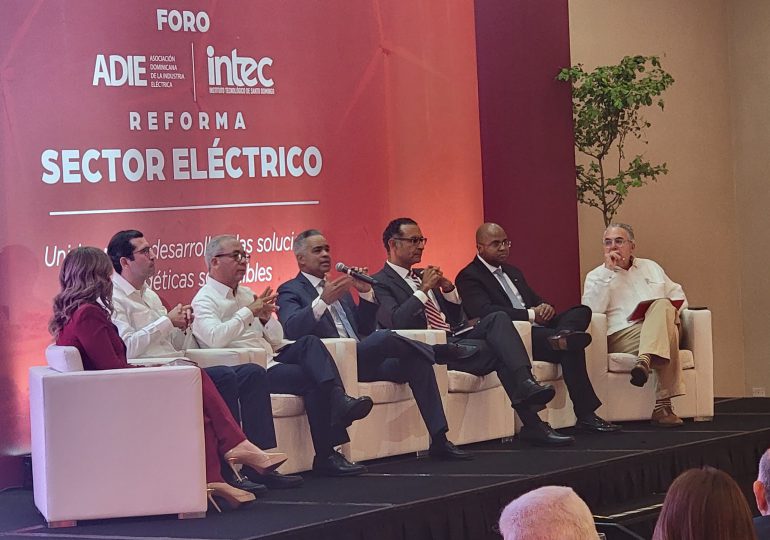 Foro ADIE-INTEC discuten la transición energética y beneficios energía nuclear