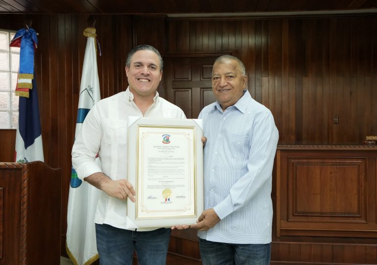 Declaran a Jean Luis Rodríguez visitante distinguido de San Cristóbal