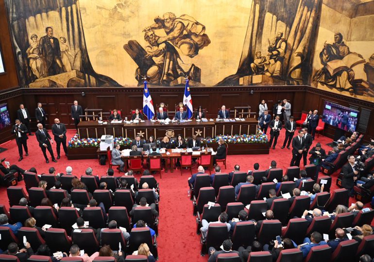 Asamblea Nacional Revisora inicia lectura íntegra de nueva Constitución