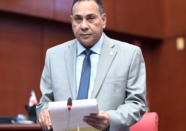 Senador Pedro Tineo Apoya Iniciativa para la Construcción de un CAID en San Pedro de Macorís