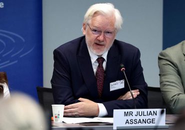 Julian Assange asegura que es libre porque se declaró culpable de hacer periodismo