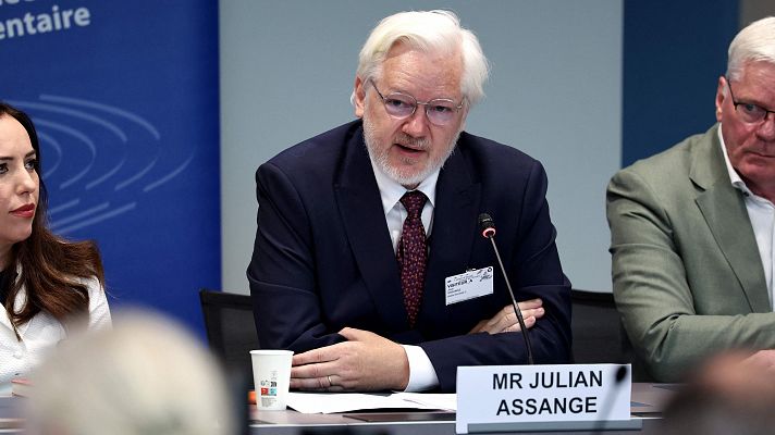 Julian Assange asegura que es libre porque se declaró culpable de hacer periodismo