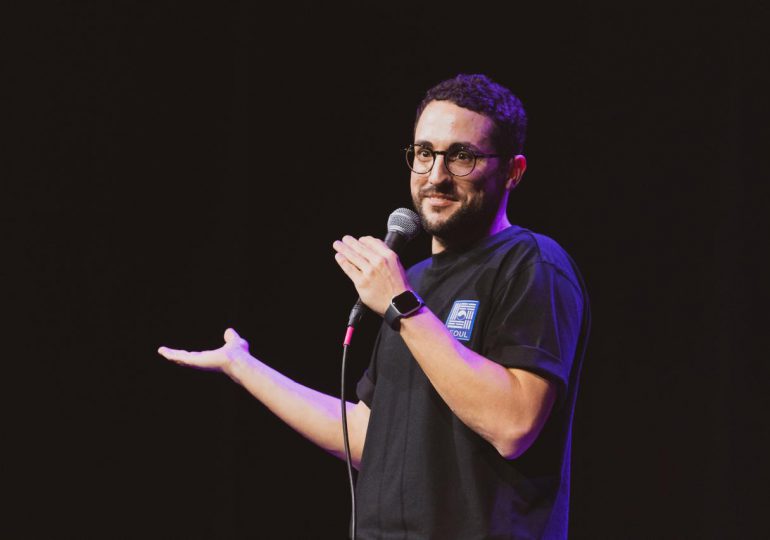 Comediante Galder Varas al Pabellón de la Fama con ‘Esto no es un show’