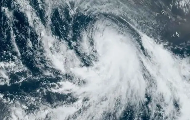 Tormenta tropical Kirk avanza por el Atlántico con miras a convertirse en huracán