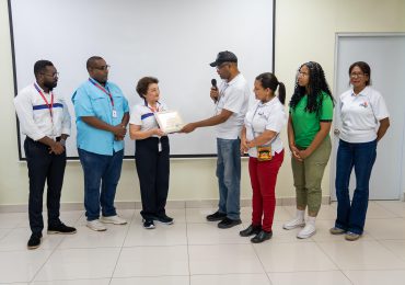 Ministerio de Energía y Minas promueve el aprendizaje sobre energías renovables a estudiantes de San Juan