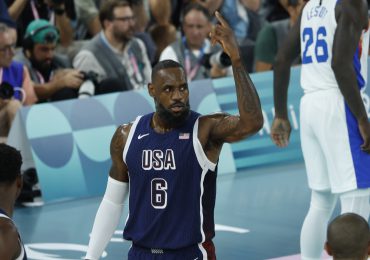 LeBron James pide el voto por la demócrata Kamala Harris