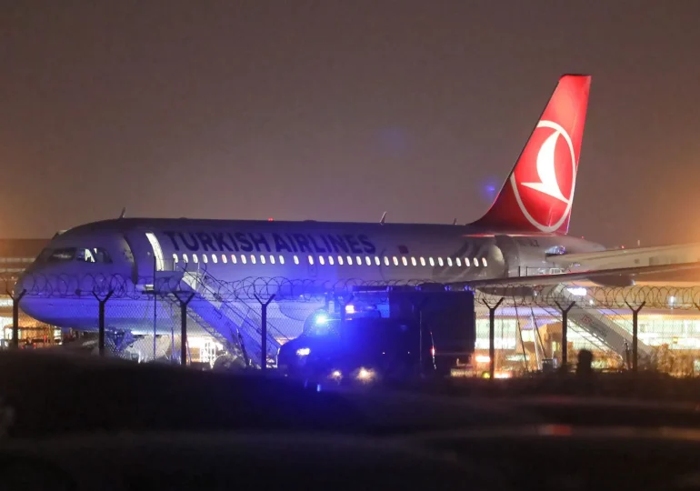 Avión de Turkish Airlines aterriza de urgencias tras piloto fallecer en pleno vuelo