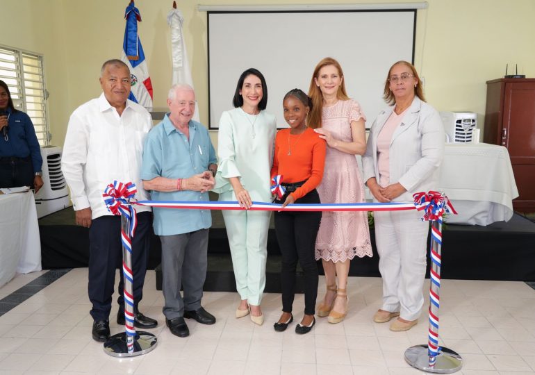 Primera dama Raquel Arbaje y Fundación Reservas del País inauguran Centro de Capacitación de Madres Jóvenes