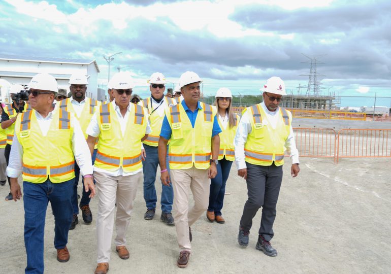 Joel Santos supervisa avances de trabajos en Central Térmica Manzanillo Power Land