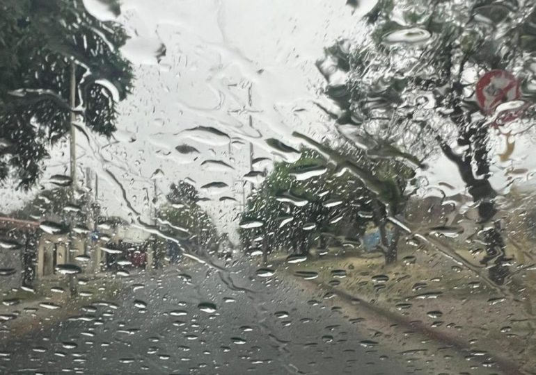 Vaguada y viento cálido del sureste, provocarán chubascos y aguaceros este martes