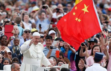 China y el Vaticano renuevan su acuerdo sobre el nombramiento de obispos