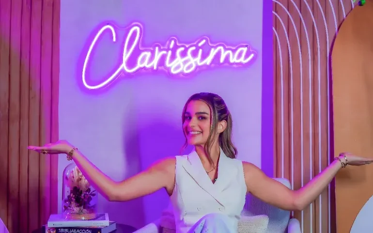 Clarissa Molina estrena ‘Clarissima’