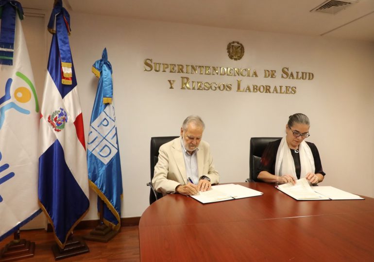 SISALRIL y PNUD firman acuerdo de cooperación para transformación digital