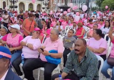 Realizan caminata en Puerto Plata para concientizar sobre prevención del cáncer de mama