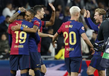 Barcelona golea 4-0 en su visita al Real Madrid en el Clásico de la Liga española