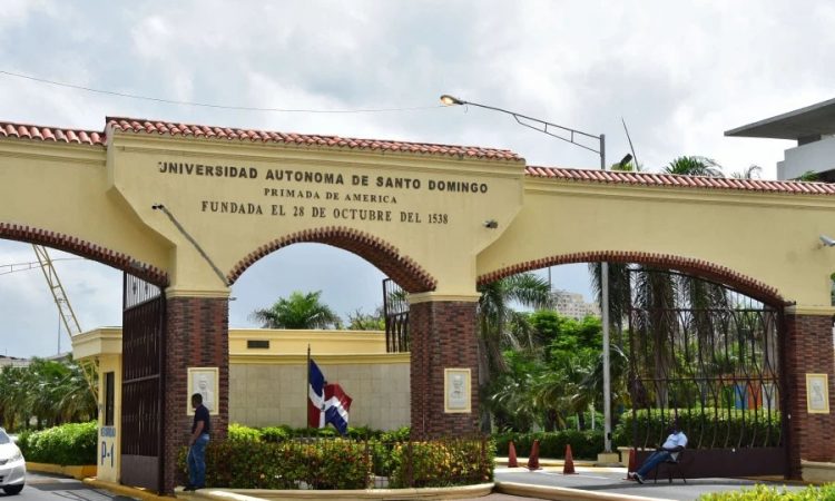 La UASD celebra 486 años de historia y educación 