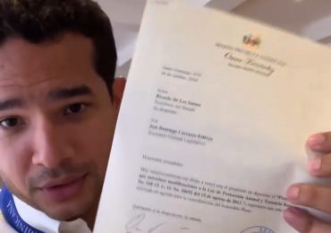 Omar Fernández deposita nueva Ley de Protección Animal en el Senado