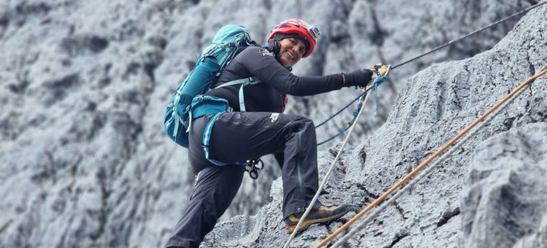 Por primera vez un dominicano completa las 7 summits, la montaña más alta de cada continente