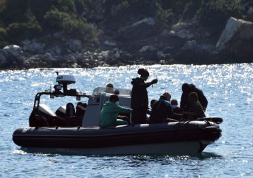 Rescatan a hombre tras sobrevivir dos meses en el mar; sus compañeros fallecieron