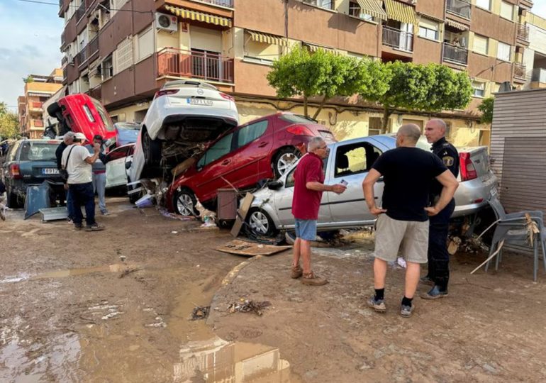 “Hay gente en casa con cadáveres. Hemos tenido que vaciar un supermercado”: dice alcalde de Alfafar tras el paso de la DANA