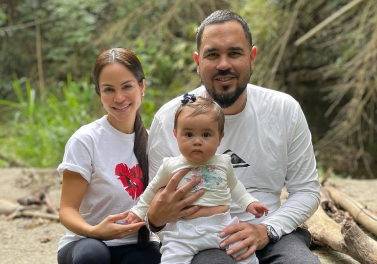 Raphy Pina celebra el segundo día de clases de su hija con un mensaje inspirador