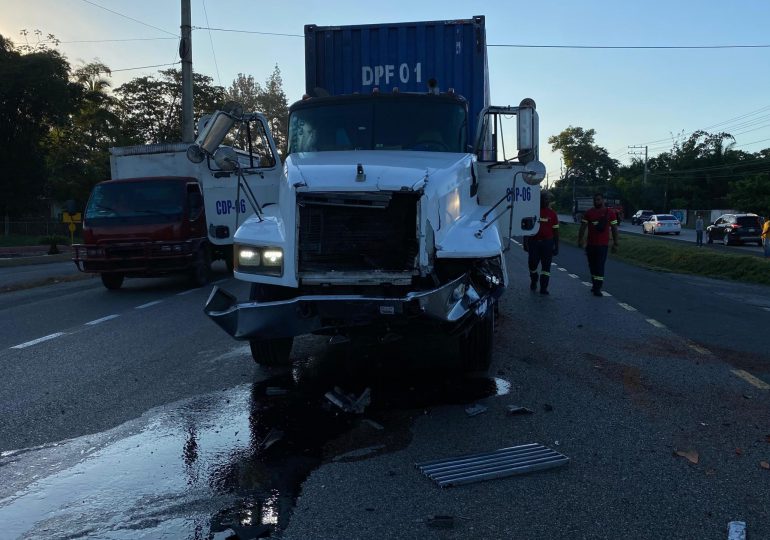 Accidente múltiple en la autopista Duarte