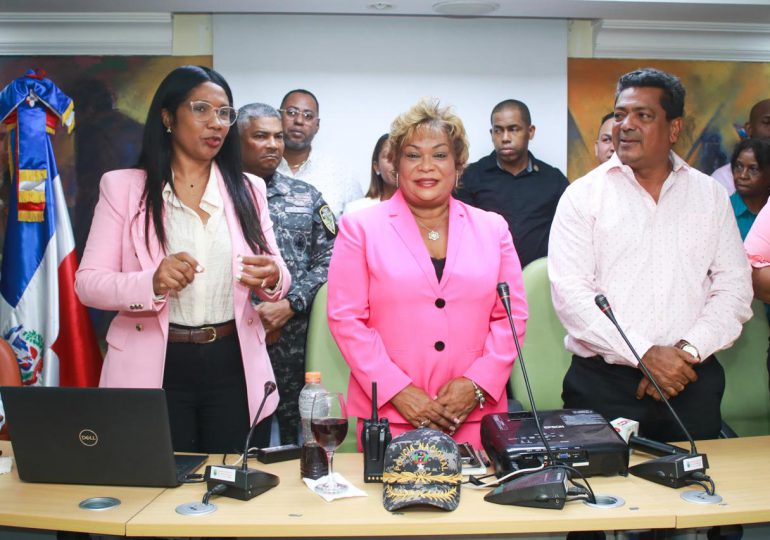 Alcaldía de Los Alcarrizos realiza charla para prevenir el cáncer de mama