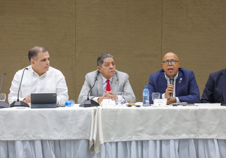 Ministro de Hacienda explica a comisión de diputados detalles y alcance del proyecto de ley de Modernización Fiscal