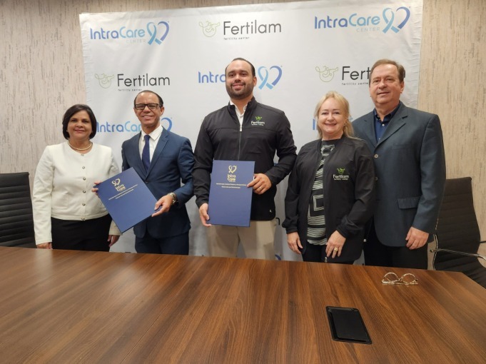 IntraCare Center y Fertilam firman acuerdo para garantizar atención integral a pacientes oncológicos